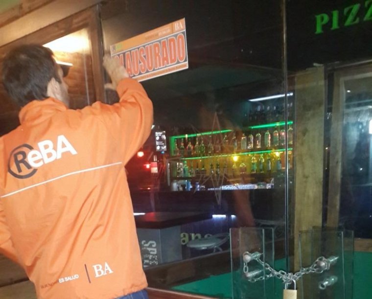 Provincia clausuró comercios que vendían alcohol en horarios prohibidos y sin licencia