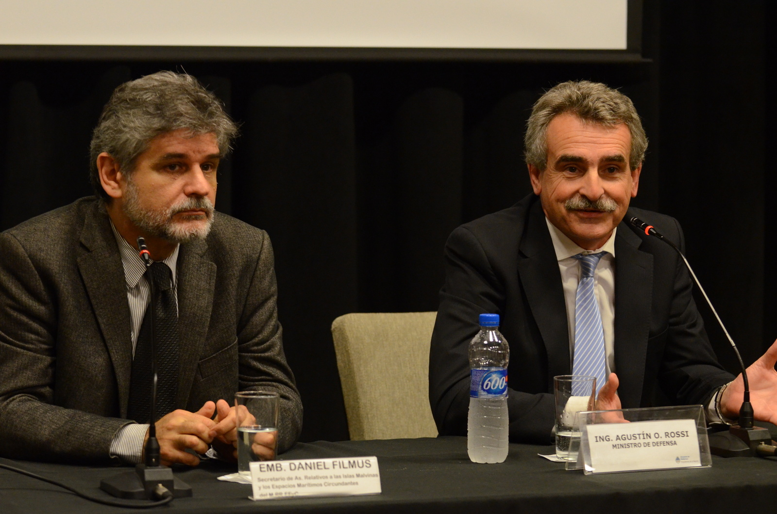 Acto de La Corriente con Rossi y Filmus