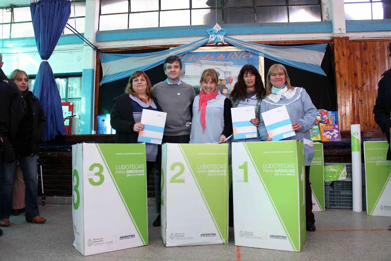 Ludotecas para los 19 jardines estatales de Hurlingham