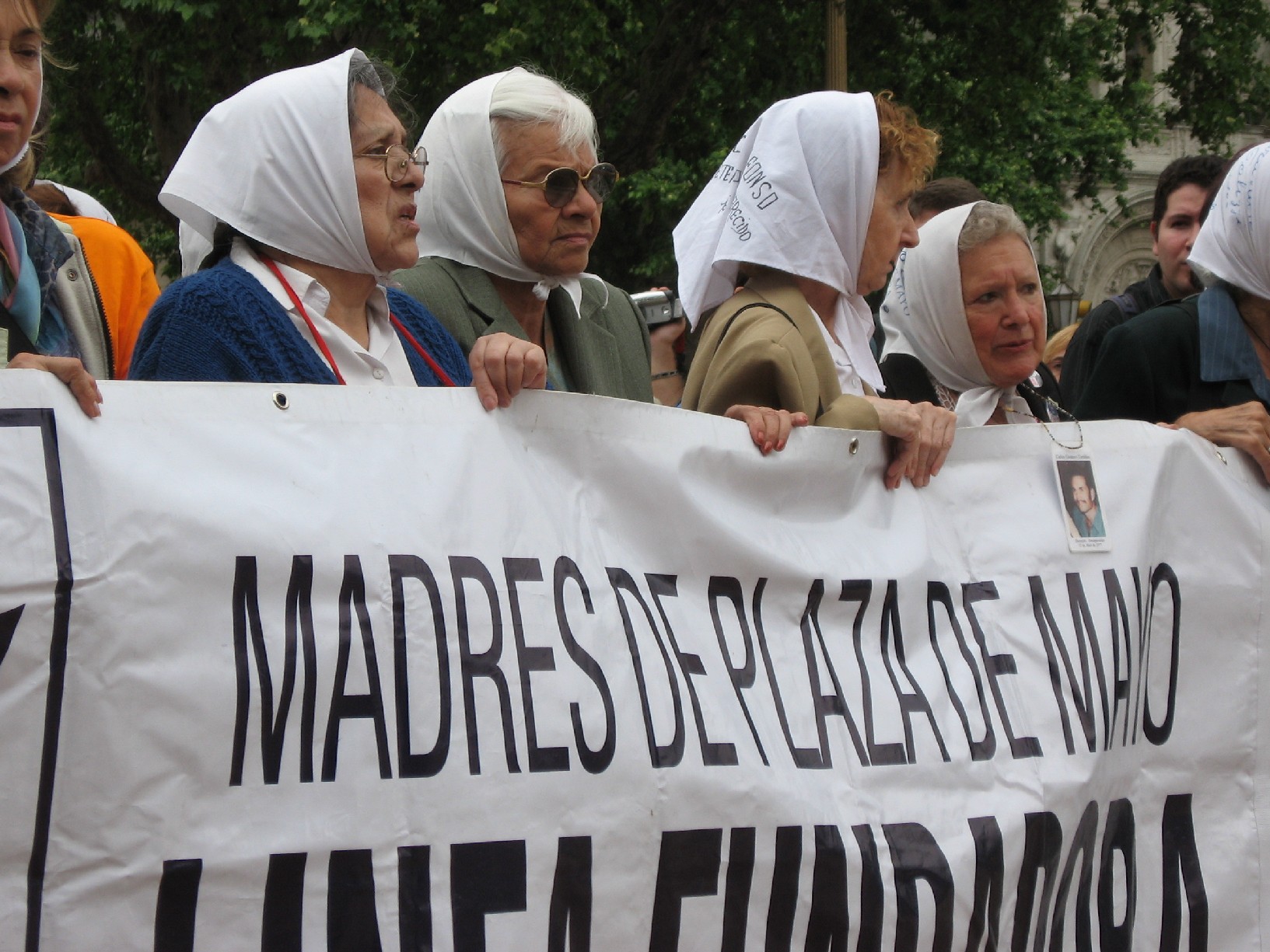 Azucena Ehcosor se negó a declarar “emblema nacional” al pañuelo de las Madres