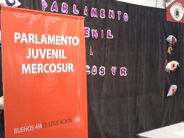 Parlamento Juvenil del Mercosur en la escuela 502