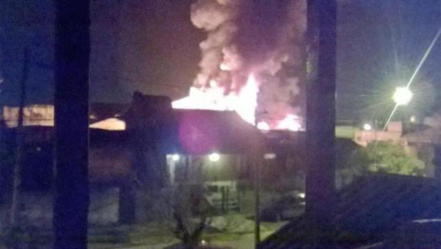 Incendio en fábrica de Hurlingham Incendio en Hurlingham