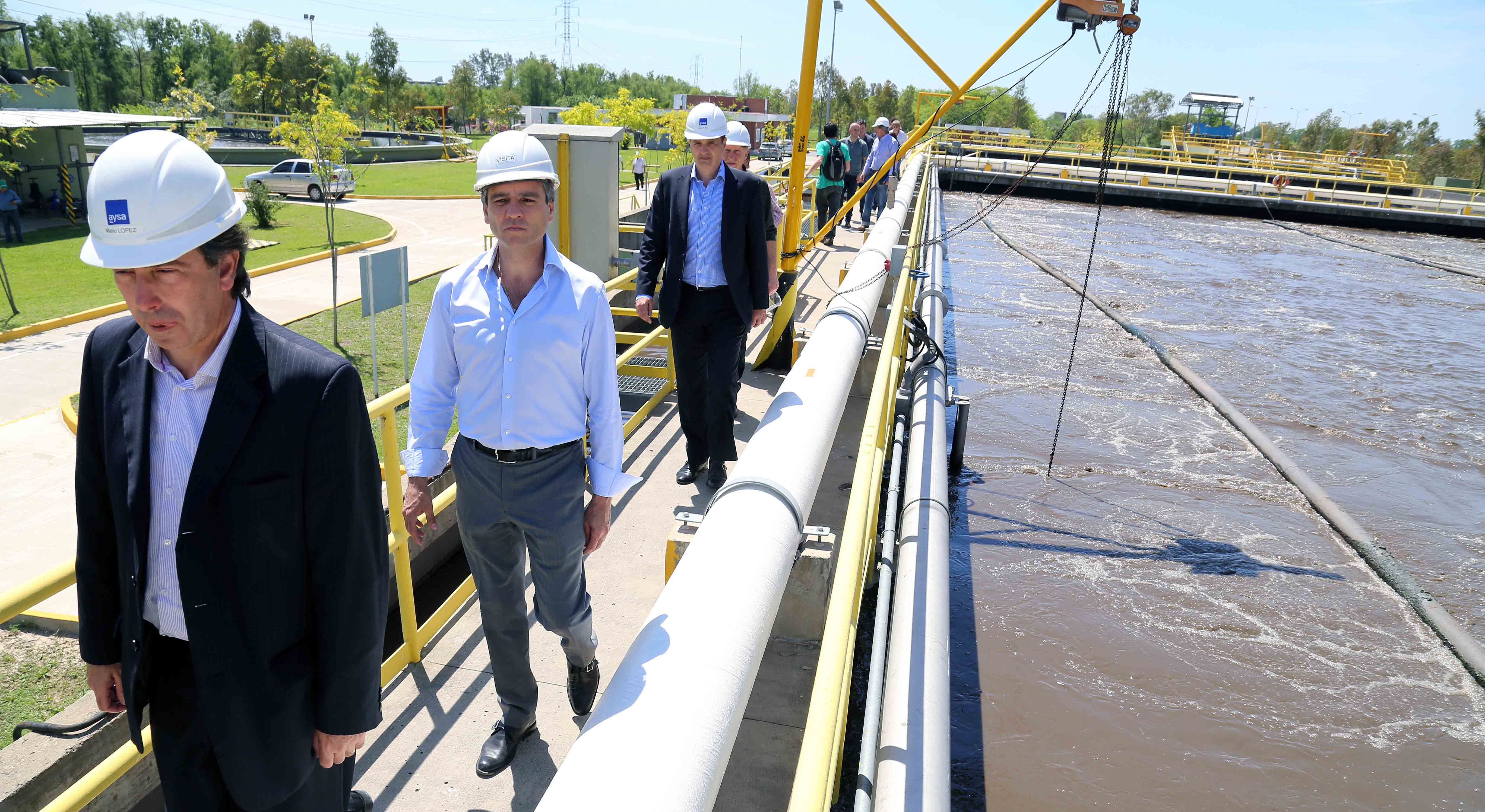 Juan Zabaleta recorrió con autoridades de AySA las obras de cloacas y agua potable para Hurlingham Juan Zabaleta en Aysa