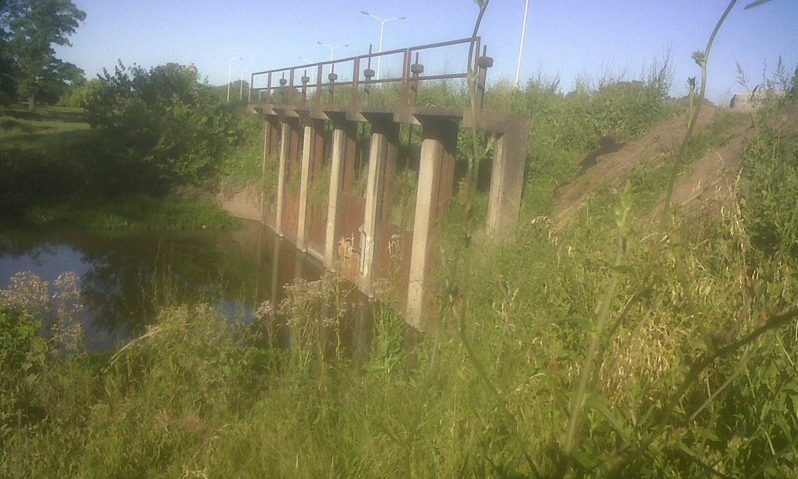 Insólita acusación de Acuña: “me abrieron las compuertas del Río Reconquista” Compuertas Canal Garibaldi