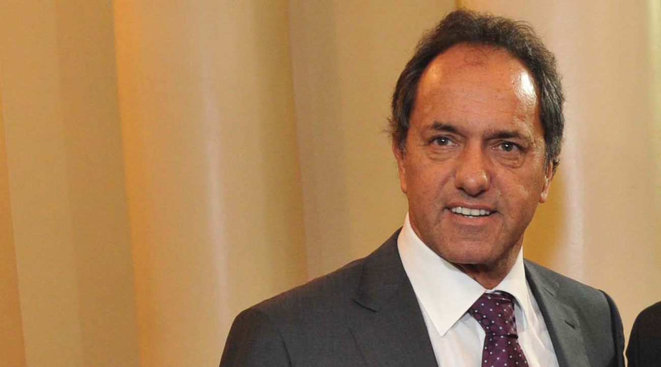 Scioli visita los terrenos donde se construirá el UPA Scioli en Hurlingham