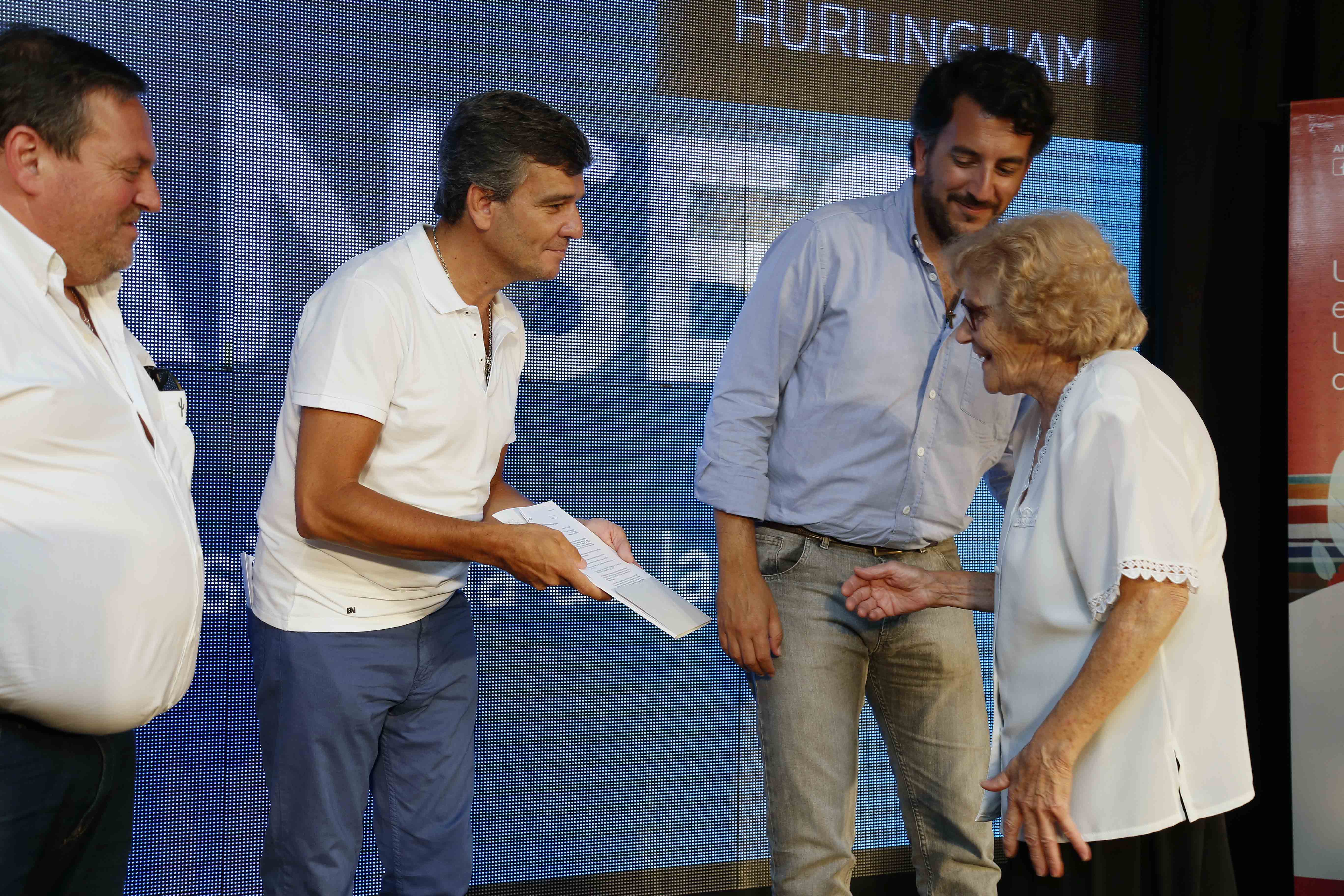 En Hurlingham se pasó de 1800 vecinos con jubilación a 28 mil Juan Zabaleta y Rodrigo Ruete entrega de jubilaciones