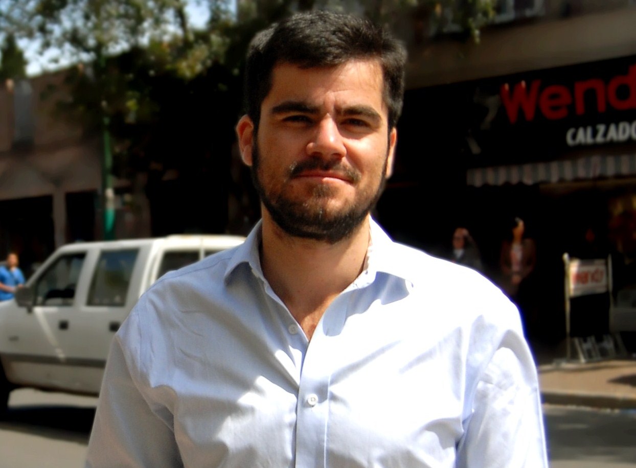 Álvarez ratificó su precandidatura