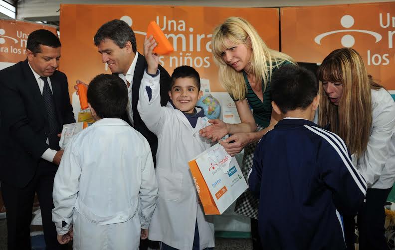 Rabolini con Zabaleta en una jornada de educación y salud en Hurlingham Karina Rabolini y Zabaleta en Hurlingham