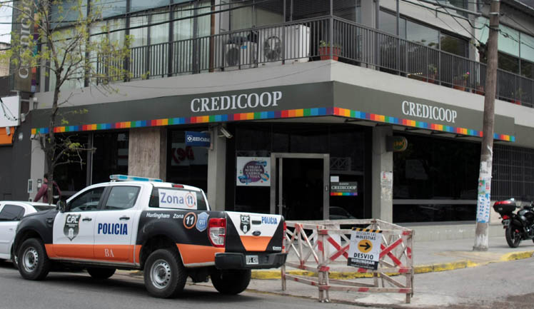 Robo en el Banco Credicoop de Hurlingham Asalto Banco Credicoop Hurlingham