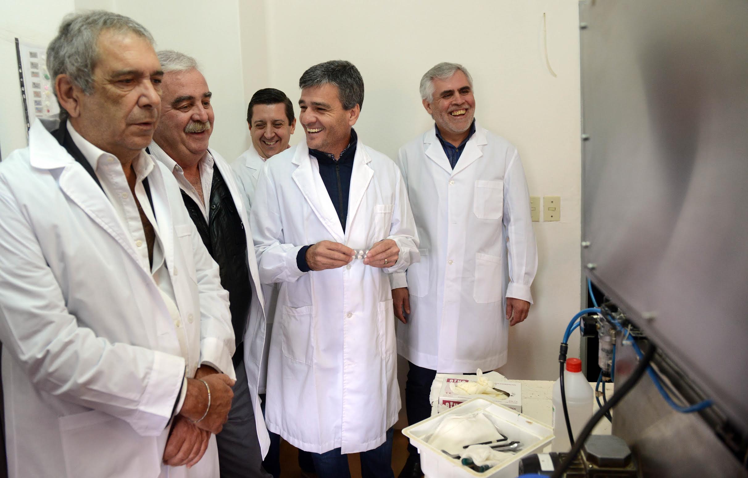 Cuatro nuevos municipios comprarán medicamentos genéricos a Hurlingham