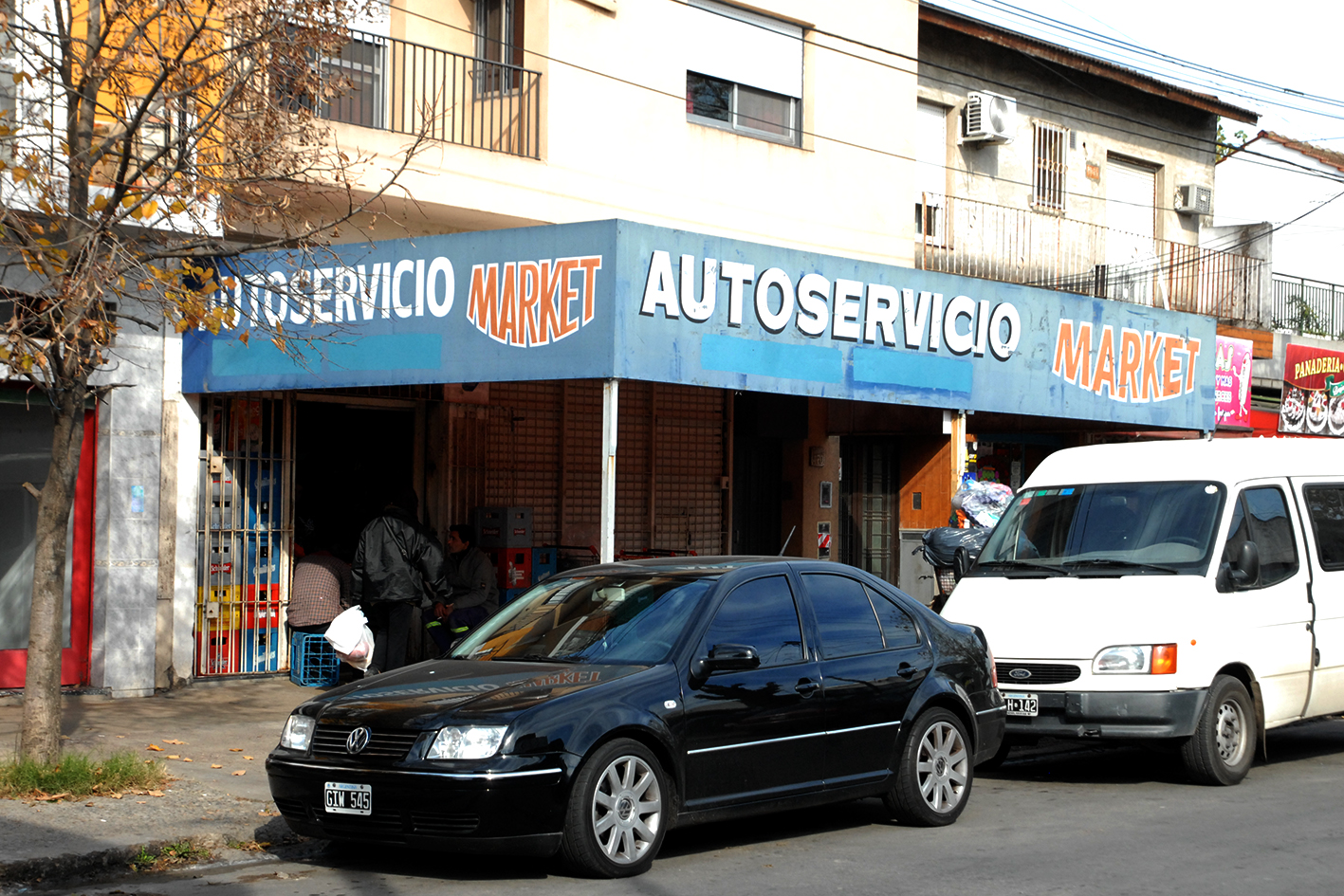 Hurlingham es Beijing: Los autoservicios chinos casi duplican a las farmacias