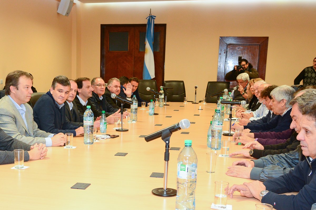 Cumbre de intendentes con sindicalistas