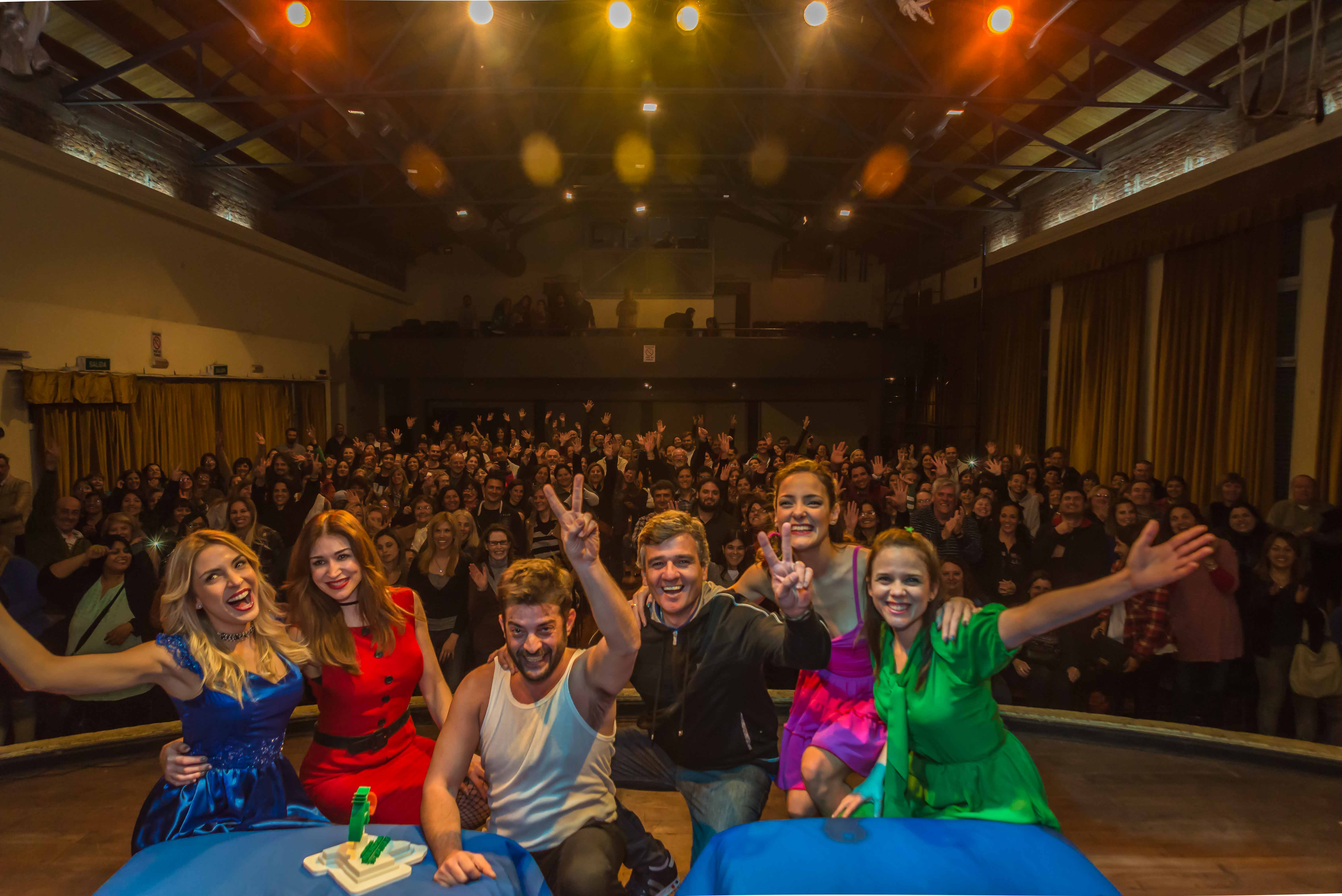 El teatro vibró en el Marechal con “Algunas Mujeres a las que le cagué la vida”