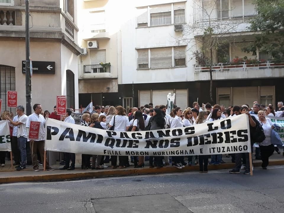 Las farmacias del barrio pueden desaparecer