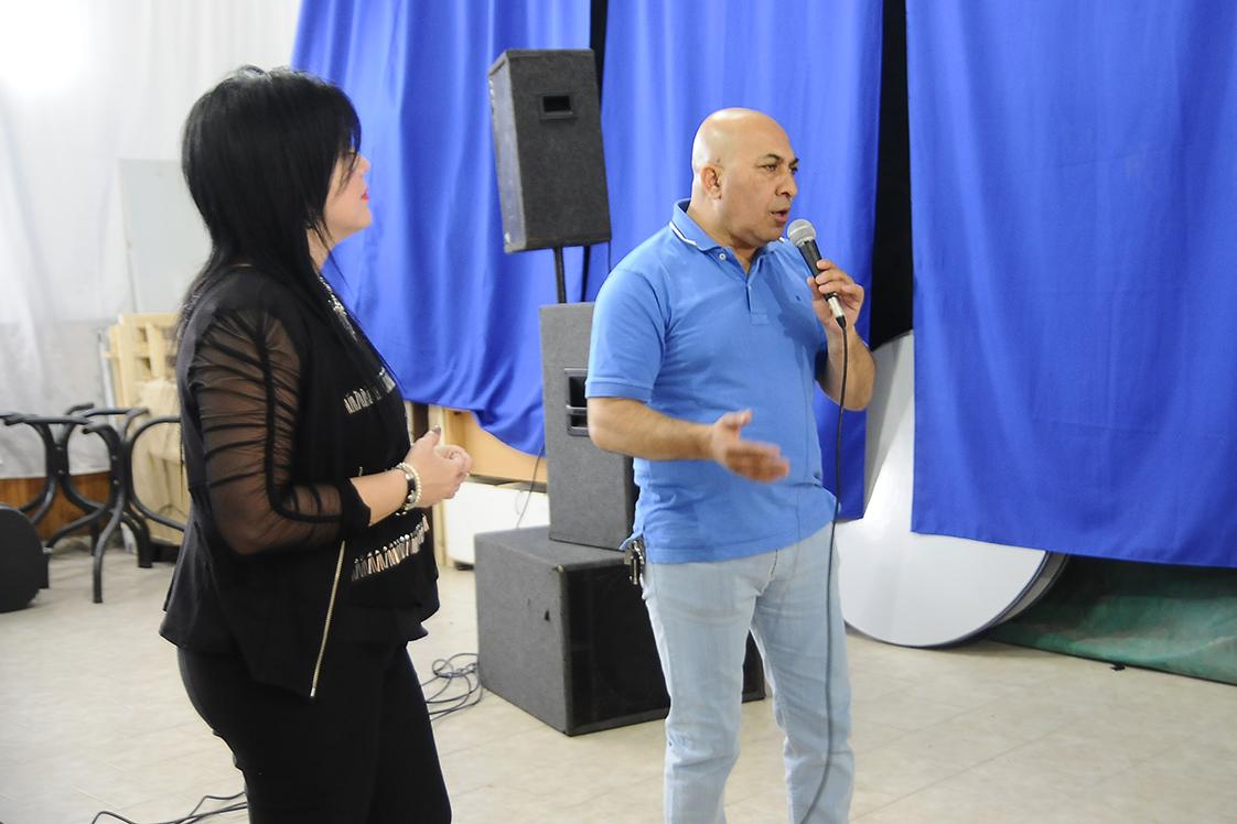Homenaje de Ramón Fernández y Marianela López a artistas locales