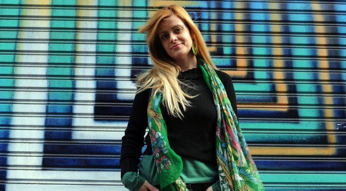 Belleza e intimidad en el acercamiento de Laura Ros al universo de Joni Mitchell