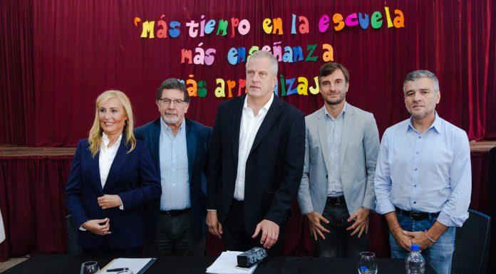 Zabaleta y Perczyk firmaron un convenio para ampliar la jornada en escuelas primarias