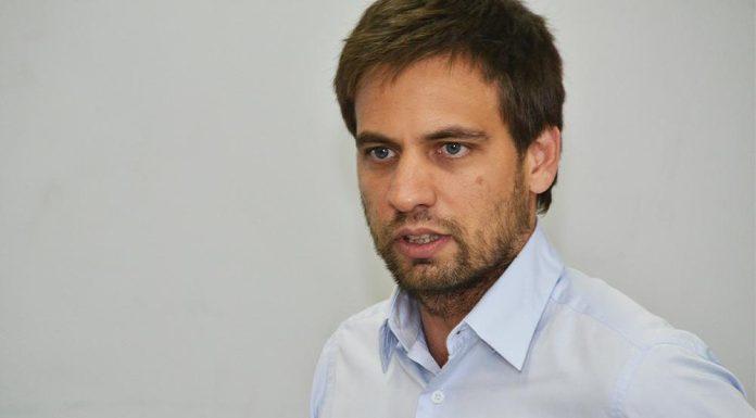 Los candidatos y las redes según Juan Courel: “todos los estratos sociales y segmentos etarios usan plataformas digitales”
