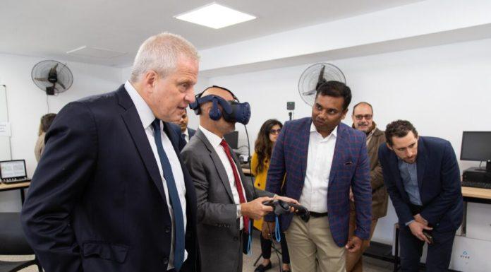 Perczyk inauguró un Centro Indoargentino en tecnología en la UNAHUR