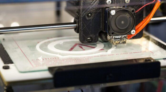 UNAHUR: Avanza la creación del Laboratorio de Fabricación Digital (FabLab)