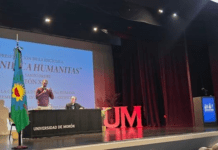 Se presentó en la Universidad de Morón «Magnifica humanitas» rumbo a la visita papal